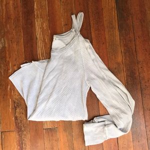 Women’s gray sweater